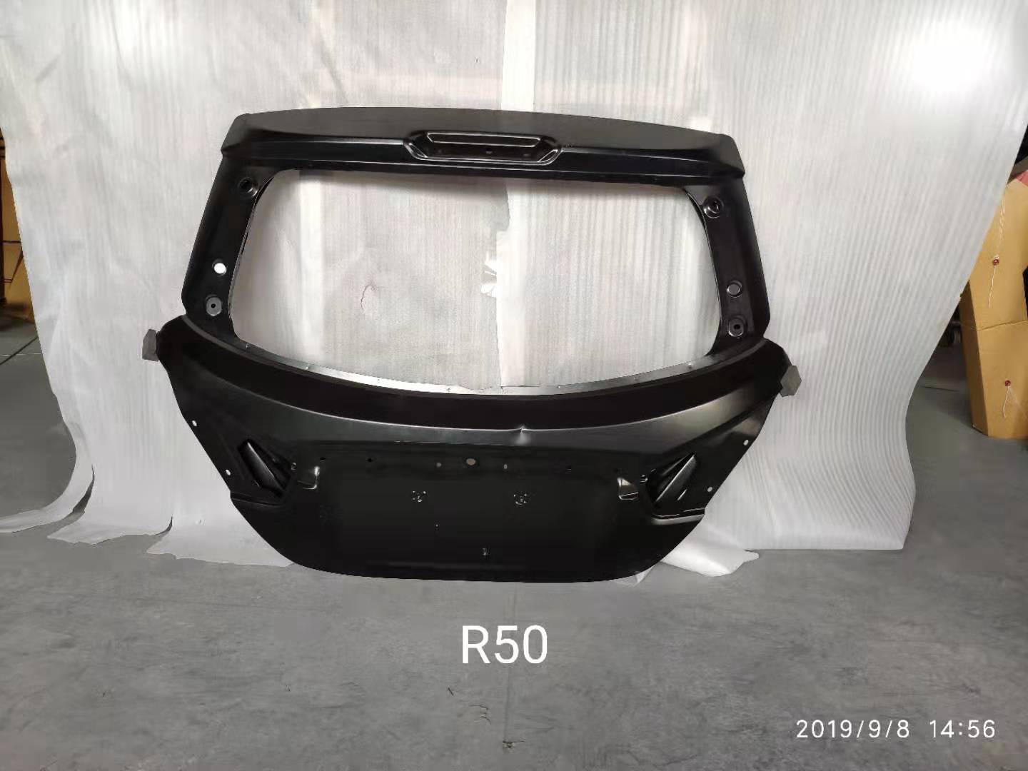 启辰 R50尾门